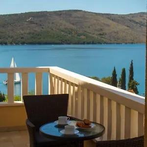 apartment-punta-seget-vranjica.hotels-in-trogir.com/